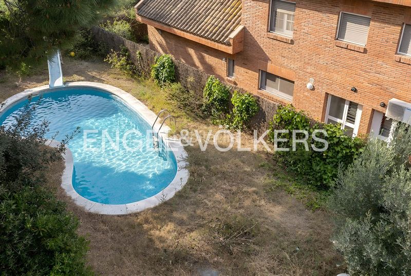 Foto 50167013-6b42-4b55-ab55-93eb39c73640. Casa amb calefacció aparcament piscina a Vilassar de Dalt