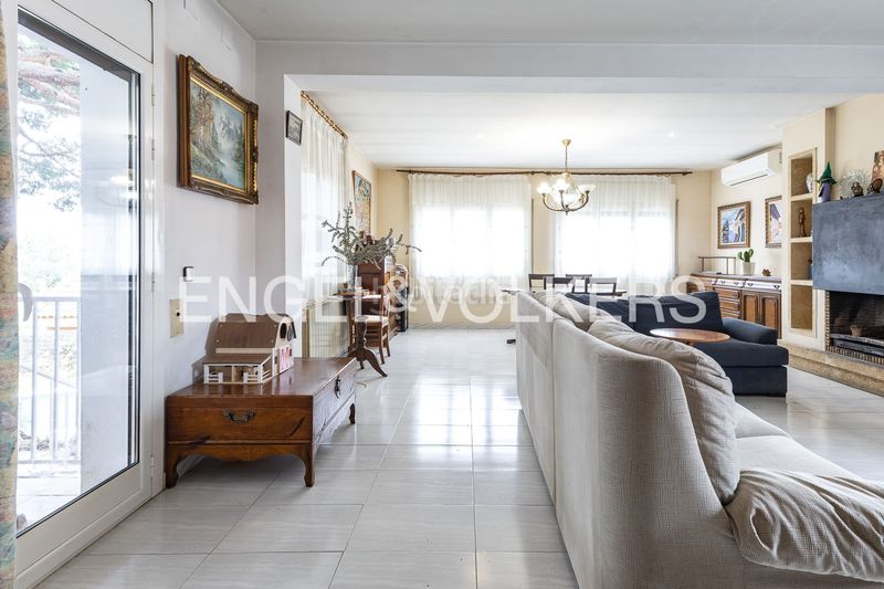 Foto 63a01b7e-c731-4390-baf7-0b65bff4f1da. Casa amb calefacció aparcament piscina a Vilassar de Dalt