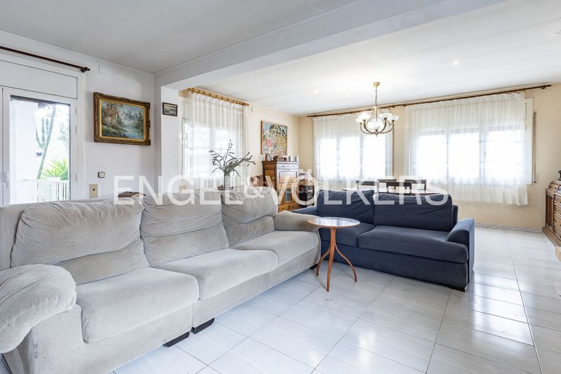 Foto e55a3509-53b5-4198-afac-17fcb5875fea. Casa amb calefacció aparcament piscina a Vilassar de Dalt