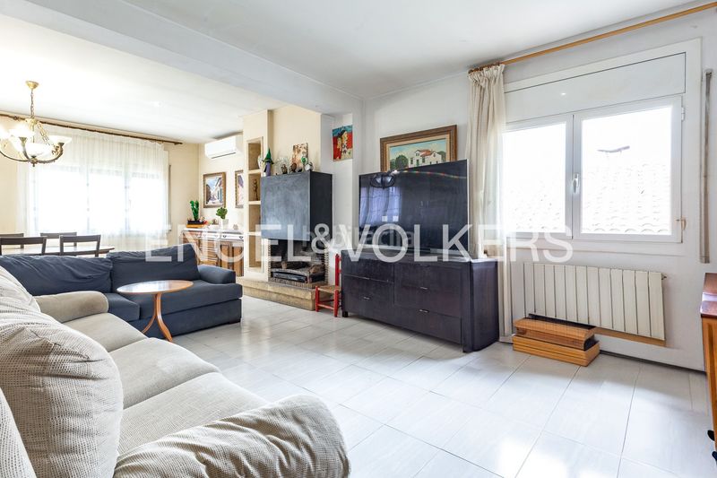 Foto fd6e1e00-d64b-4fdb-adcc-a53b6a4bb112. Casa amb calefacció aparcament piscina a Vilassar de Dalt
