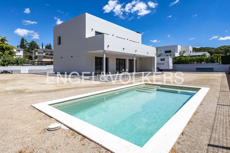 Foto 1cf6243e-b1d0-4d56-a3ac-6181aa6ee48a. Casa amb calefacció aparcament piscina a Vallromanes
