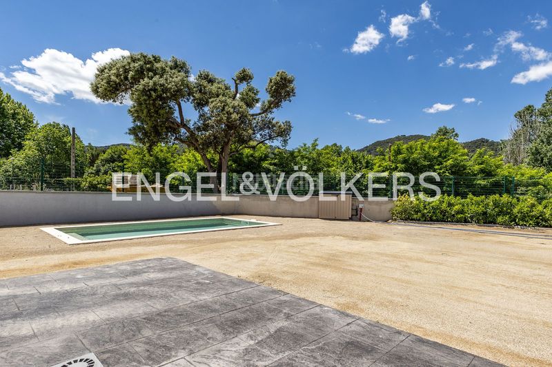 Foto edd73f2f-763a-40f5-b3c4-b5df6baa94c5. Casa amb calefacció aparcament piscina a Vallromanes
