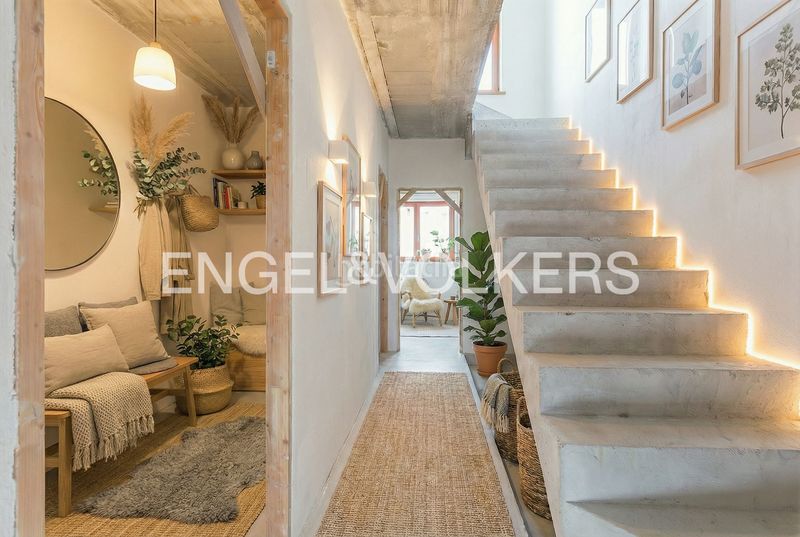 Foto 4e6e00a8-358f-4833-af11-d2b045bc3243. Casa amb calefacció a El Clot Barcelona