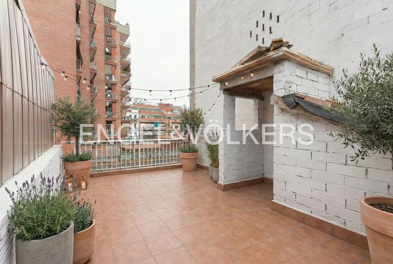 Foto 74ed9239-a70c-47bf-9525-a3f168a3d989. Casa amb calefacció a El Clot Barcelona