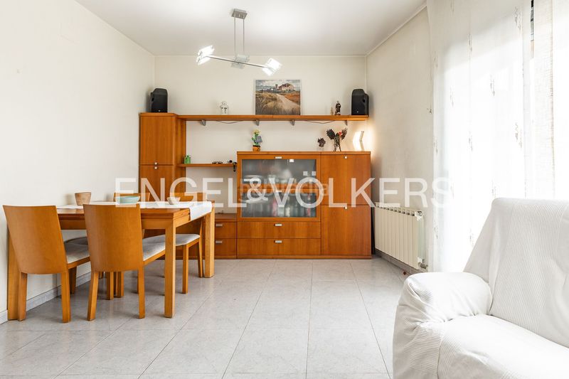Foto e84db535-13d0-4389-8689-11b030c317ce. Casa amb calefacció aparcament a Polinyà