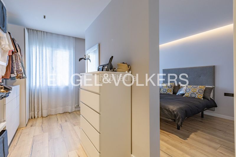 Foto bf7a2a20-b33d-4e37-adee-678b9cd0580c. Casa amb calefacció aparcament piscina a Centre Sabadell