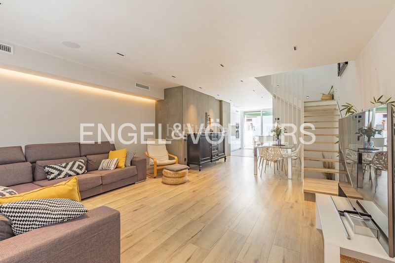 Foto fe2c156c-5042-4a86-a813-3bb7c9f64f84. Casa amb calefacció aparcament piscina a Centre Sabadell