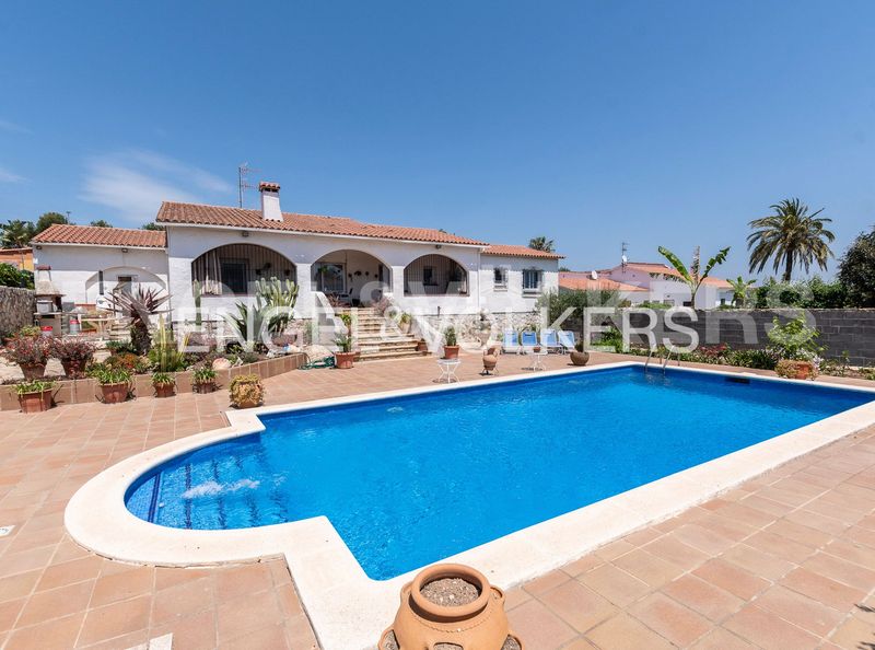 Foto 35a8b336-ec74-4c7f-88a5-77670aa121e8. Casa amb calefacció aparcament piscina a Mas Trader-Corral d´En Tort-Corral d´En Cona Cubelles