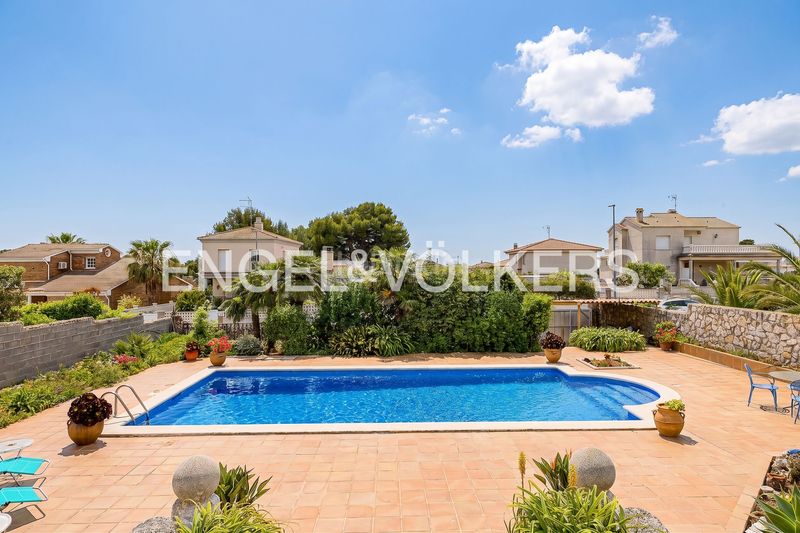 Foto 7c376705-b02b-4522-89f3-fc1c1641f4f0. Casa amb calefacció aparcament piscina a Mas Trader-Corral d´En Tort-Corral d´En Cona Cubelles