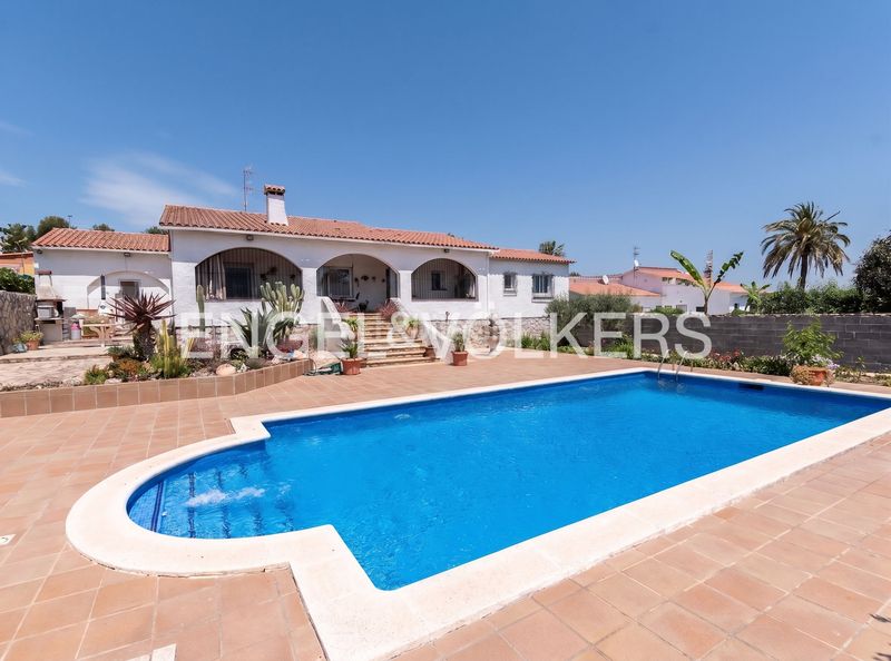 Foto 8339ee88-8c6f-45bc-a968-5e0ffd88e14d. Casa amb calefacció aparcament piscina a Mas Trader-Corral d´En Tort-Corral d´En Cona Cubelles