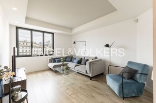 Flat in Dreta de l´Eixample. Piso totalmente exterior al lado de passeig de gràcia