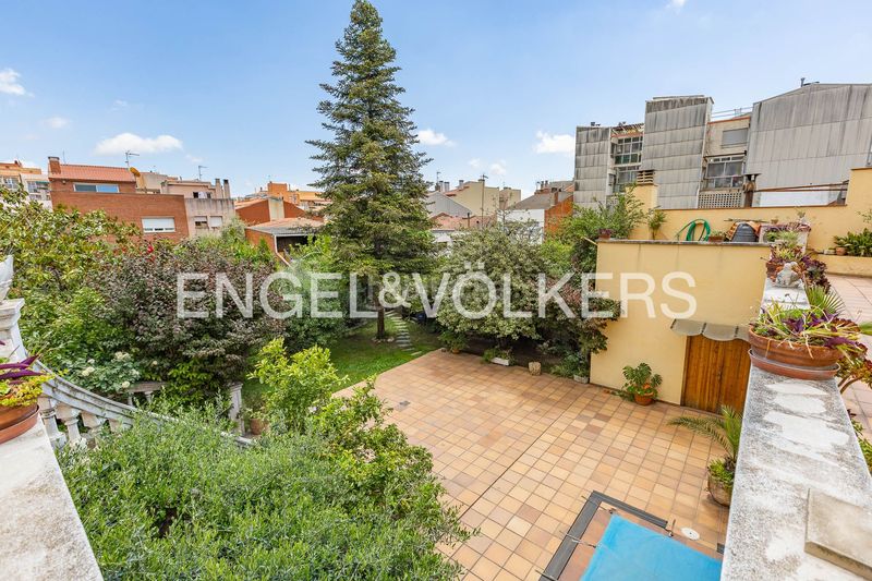 Foto 39f2a673-c896-445f-9414-f91b10248056. Casa amb calefacció aparcament piscina a Plaça Catalunya - Escola Industrial Terrassa