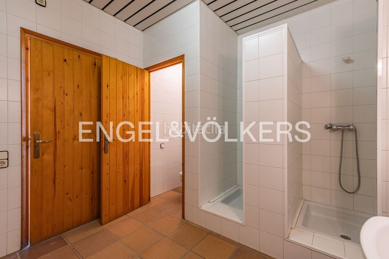 Foto 3d40b37a-1bfe-4867-bf3c-a7389e0d6e13. Casa amb calefacció aparcament piscina a Plaça Catalunya - Escola Industrial Terrassa