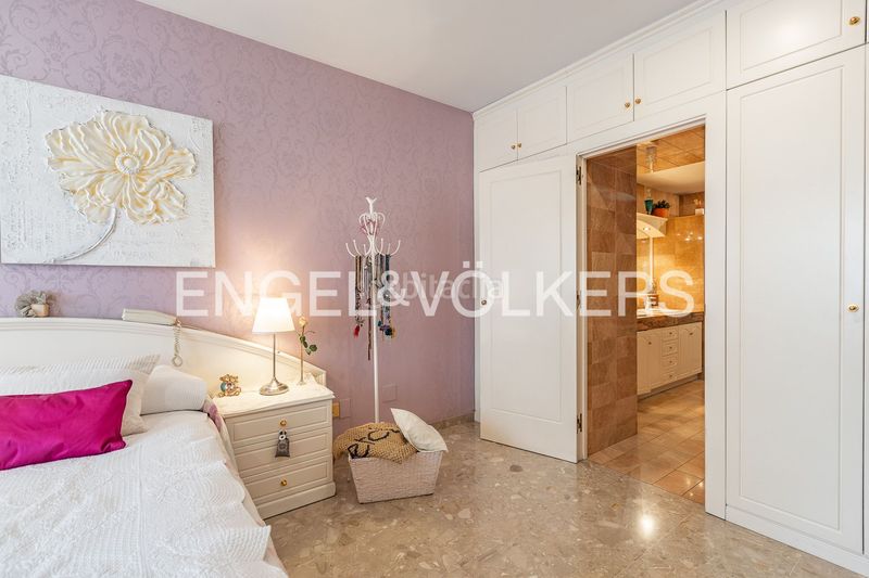 Foto 6d8c9d61-d327-4b65-b0b4-53f0a7221482. Casa amb calefacció aparcament piscina a Plaça Catalunya - Escola Industrial Terrassa