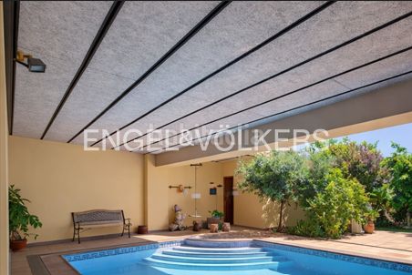 Foto 6db6f43b-dab6-4833-ac8f-81f0516fc9f5. Casa amb calefacció aparcament piscina a Plaça Catalunya - Escola Industrial Terrassa