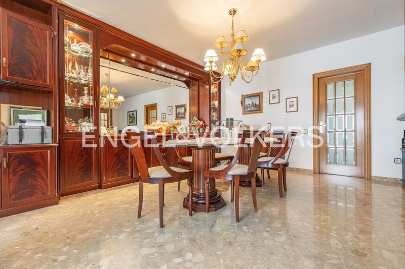 Foto b0399e54-dd5d-4f24-8f64-7d41d08825be. Casa amb calefacció aparcament piscina a Plaça Catalunya - Escola Industrial Terrassa