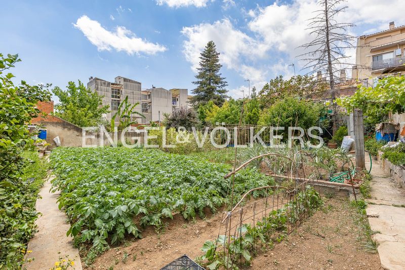 Foto ba2e4a97-cd83-43a9-a6e8-7b7e2c99eb69. Casa amb calefacció aparcament piscina a Plaça Catalunya - Escola Industrial Terrassa