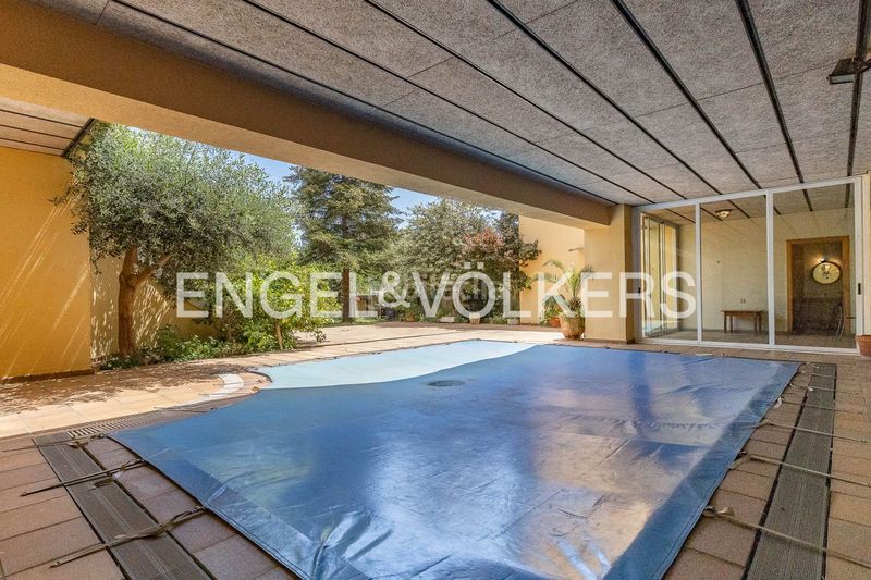 Foto c4b023b5-c947-4497-83bc-30d14d65f9bf. Casa amb calefacció aparcament piscina a Plaça Catalunya - Escola Industrial Terrassa