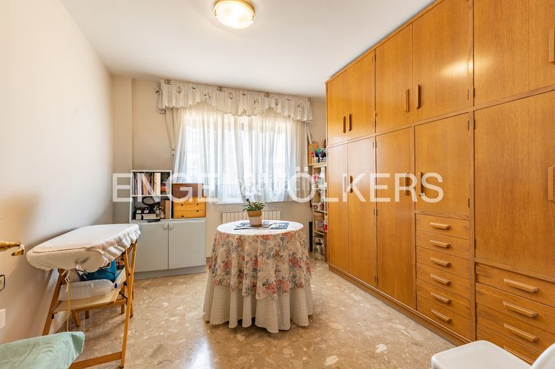 Foto d516b48a-4edb-42ea-a3b2-9184472ad85f. Casa amb calefacció aparcament piscina a Plaça Catalunya - Escola Industrial Terrassa