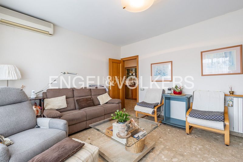 Foto d6f5e2b9-a092-4510-a60e-f1d5cb290c7f. Casa amb calefacció aparcament piscina a Plaça Catalunya - Escola Industrial Terrassa