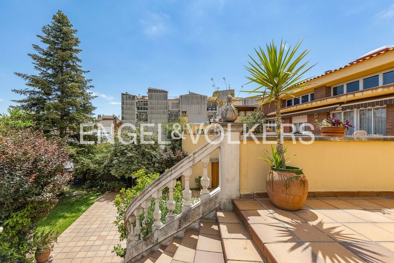 Foto e1b76dd7-9635-4114-9635-378b512918a1. Casa amb calefacció aparcament piscina a Plaça Catalunya - Escola Industrial Terrassa