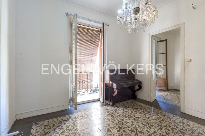Foto e92909b0-43f9-46b4-b908-cba21ad4e22d. Casa adossada amb calefacció a Eixample Tarragona