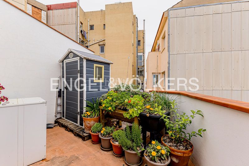 Foto bf189b3a-e67d-4053-9ff9-f7e79d2d3ccb. Àtic amb calefacció aparcament a El Clot Barcelona