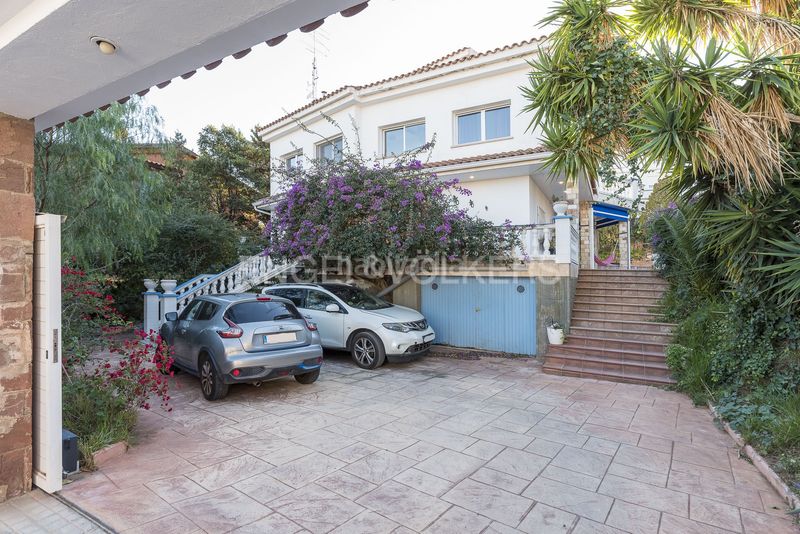 Foto 055e6b52-1259-466e-af47-1b6cb8e7e8c0. Lloguer casa amb calefacció aparcament piscina a Castelldefels