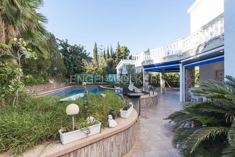 Foto bb2cc968-13f9-41a6-a012-bbedbb5beb1a. Lloguer casa amb calefacció aparcament piscina a Castelldefels