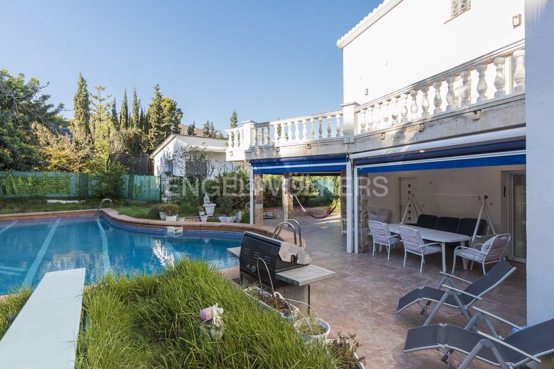 Foto cd08e463-59d0-4825-90eb-40b341b6d6fc. Lloguer casa amb calefacció aparcament piscina a Castelldefels