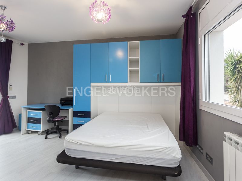 Foto d0ee3dab-0198-4810-bd37-3aff683f57b9. Lloguer casa amb calefacció aparcament piscina a Castelldefels