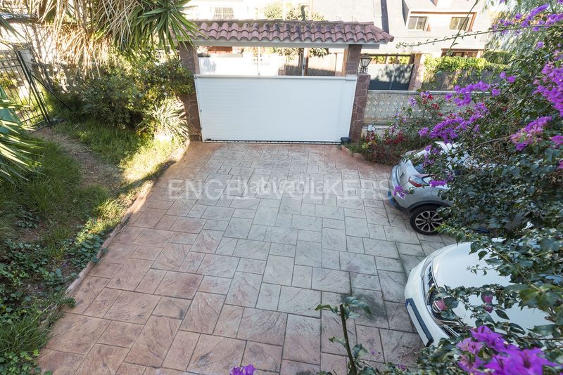 Foto 40b71dfc-f437-4e79-8033-d1e4653e9d4a. Rent house with heating parking pool in Montmar Castelldefels