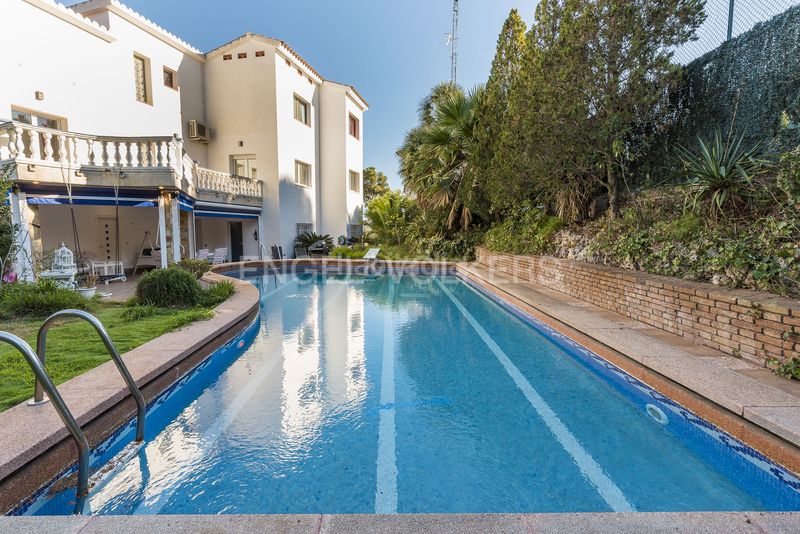 Foto 71b5be51-79cb-4d5a-a445-78eb80d7b764. Rent house with heating parking pool in Montmar Castelldefels