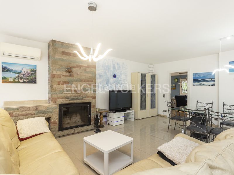 Foto a9697ba6-7d4f-4066-a135-e80f74f382f8. Rent house with heating parking pool in Montmar Castelldefels