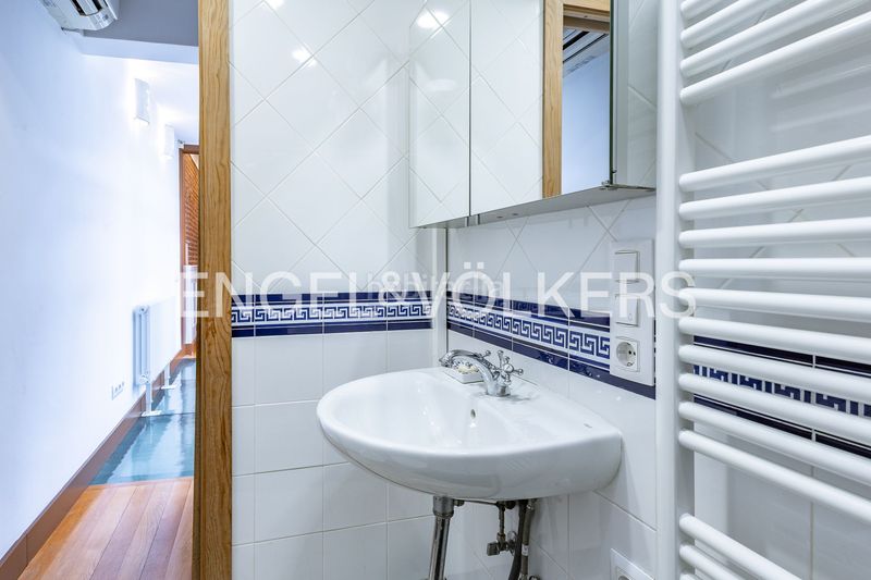 Foto b13feace-2f96-4495-b7b7-7a27adcad68b. Casa adossada amb calefacció a Sant Andreu de Palomar Barcelona