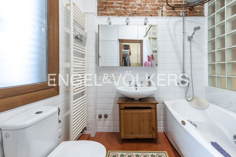 Foto c71d8376-5973-43a5-8158-2cba98ab293f. Casa adossada amb calefacció a Sant Andreu de Palomar Barcelona