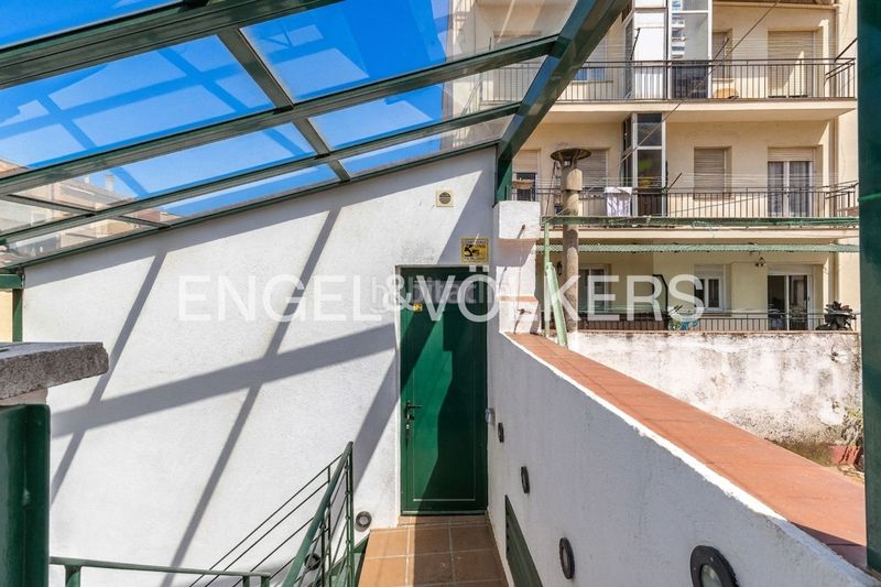 Foto d9ad6f36-6322-4a1d-a894-44f8d4c644a1. Casa adossada amb calefacció a Sant Andreu de Palomar Barcelona