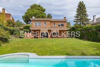 Maison à Bellaterra. Una casa pensada para disfrutar de la luz y la calma en bellater