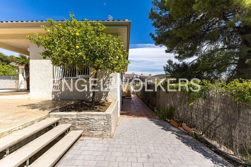 Foto 2d8eabc5-b38b-48b7-be89-f83dc30514aa. Casa amb calefacció aparcament piscina a Roda de Barà