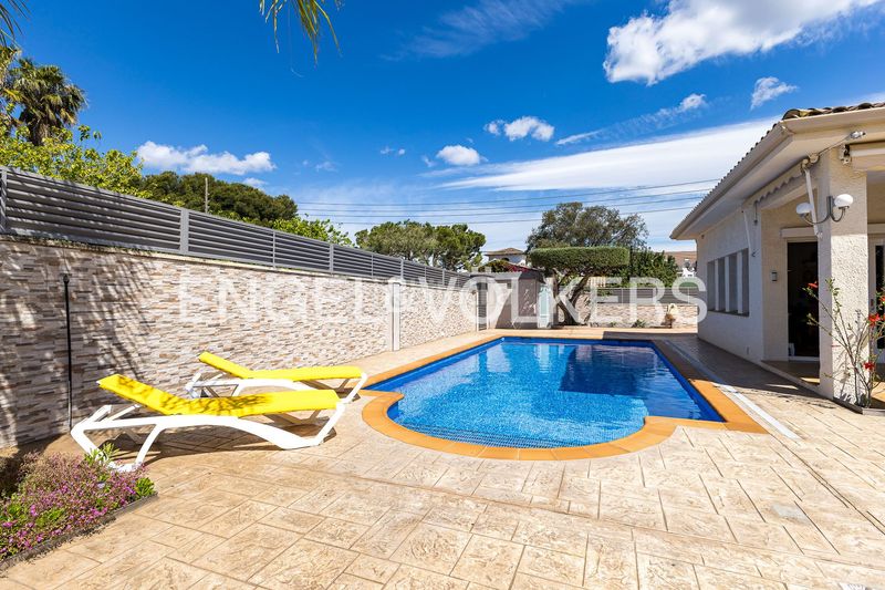 Foto 3ba4e835-8979-40f5-b08c-28bc38243970. Casa amb calefacció aparcament piscina a Roda de Barà