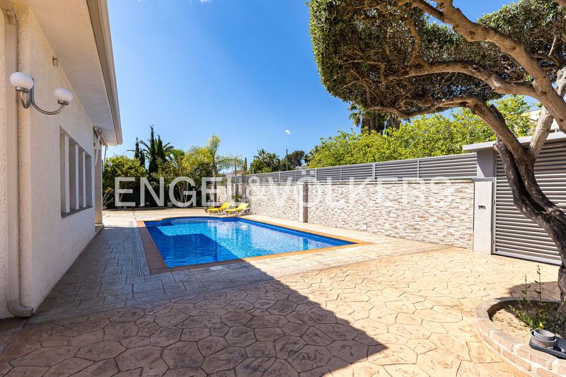 Foto 500da0f1-bd6b-49f4-929c-c03188f81c02. Casa amb calefacció aparcament piscina a Roda de Barà