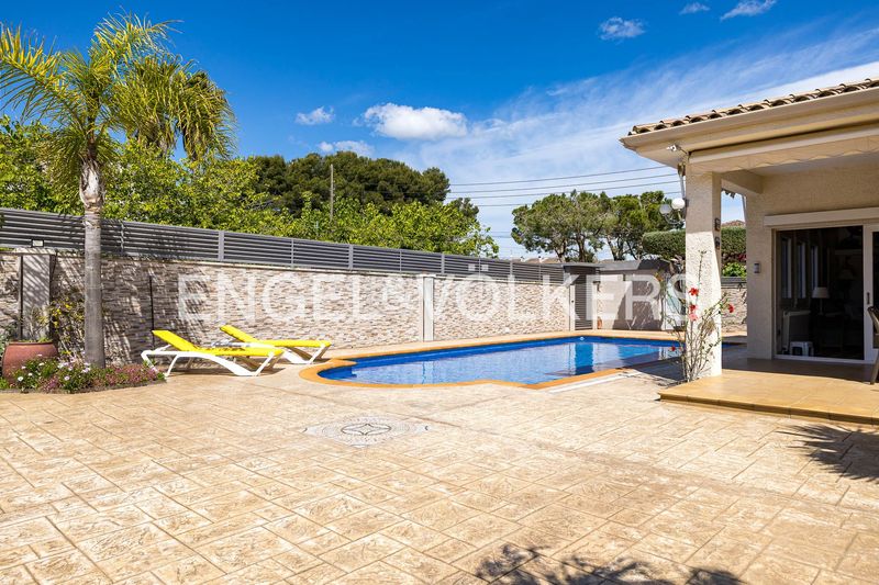 Foto 919c9fb1-e9b6-4fae-b193-e6667b0e8d37. Casa amb calefacció aparcament piscina a Roda de Barà