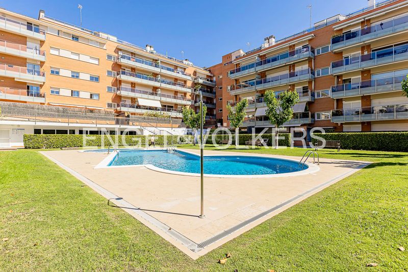 Foto 3931332d-9d6d-4846-a4cd-abc801be804d. Àtic amb calefacció aparcament piscina a Can Pei Sitges