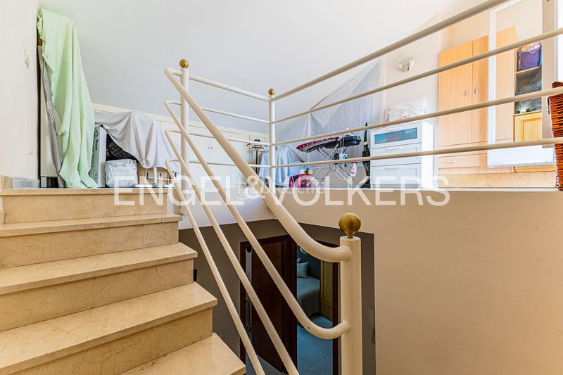 Foto 1a5f72d5-a29f-4368-bdab-c7010707d19a. Casa adossada amb calefacció aparcament a Torrent Ballester Viladecans