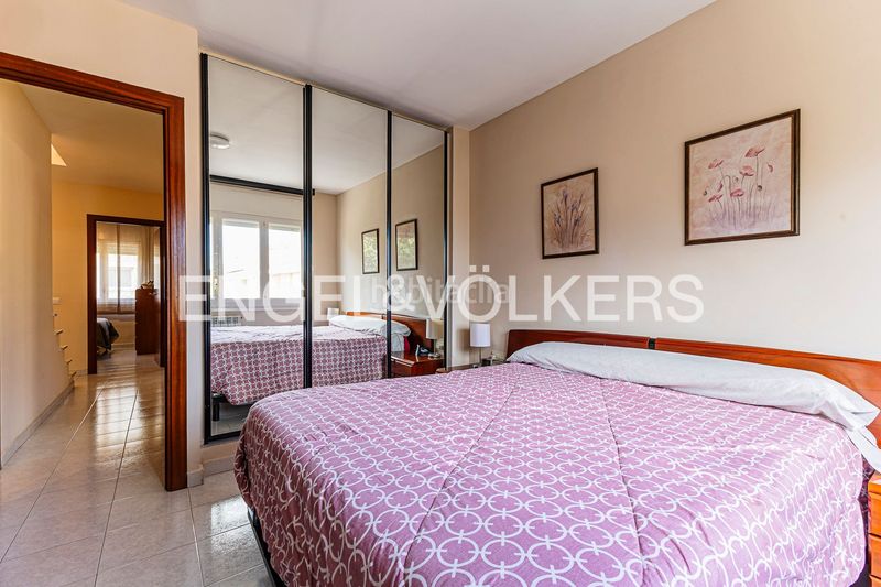 Foto 53258d68-3b6a-4c46-b944-e27e66c54368. Casa adossada amb calefacció aparcament a Torrent Ballester Viladecans