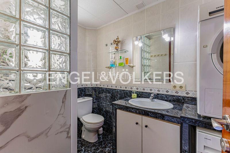 Foto 850142b3-d47d-4565-8329-5c7870ca9c07. Casa adossada amb calefacció aparcament a Torrent Ballester Viladecans