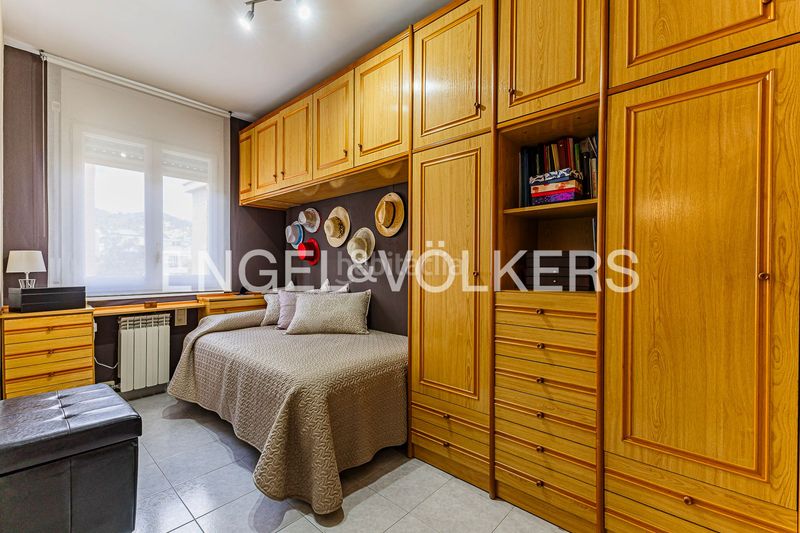 Foto bd20b947-b35f-43fa-bddc-f813bb42141a. Casa adossada amb calefacció aparcament a Torrent Ballester Viladecans