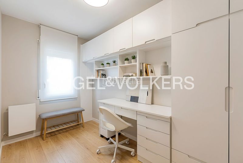 Foto c111ee98-7bac-4c2a-9a19-48d3d3317229. Casa adossada amb calefacció aparcament a Torrent Ballester Viladecans