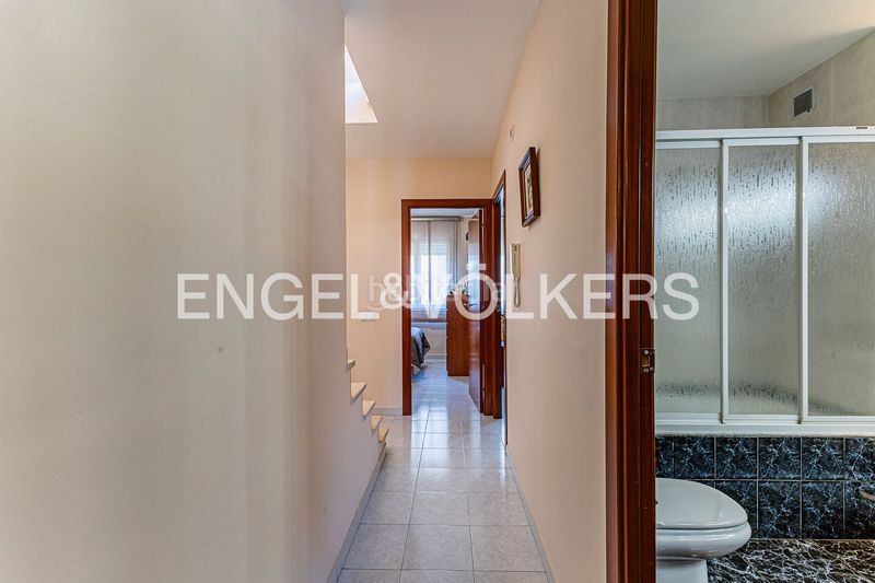 Foto c4ca4a79-0675-49af-901a-46463247fe35. Casa adossada amb calefacció aparcament a Torrent Ballester Viladecans