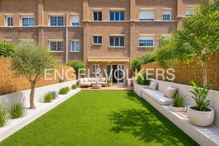 Maison à Torrent Ballester. Exclusiva casa adosada con amplios espacios